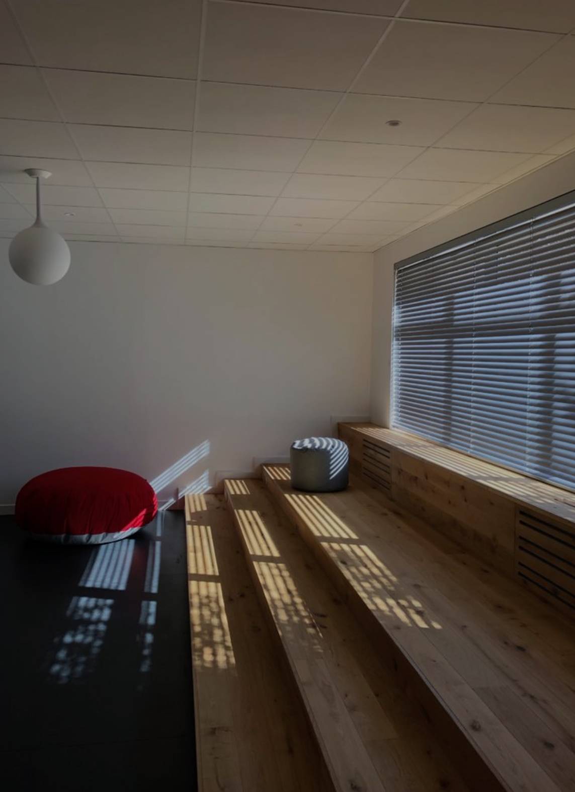Réalisation design École supérieure de commerce